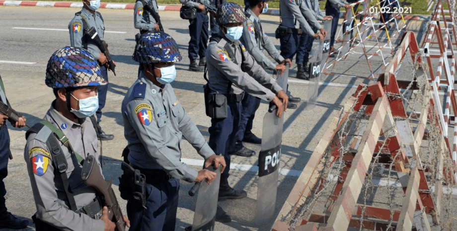 мьянма, полиция, военные, хунта, переворот, протесты