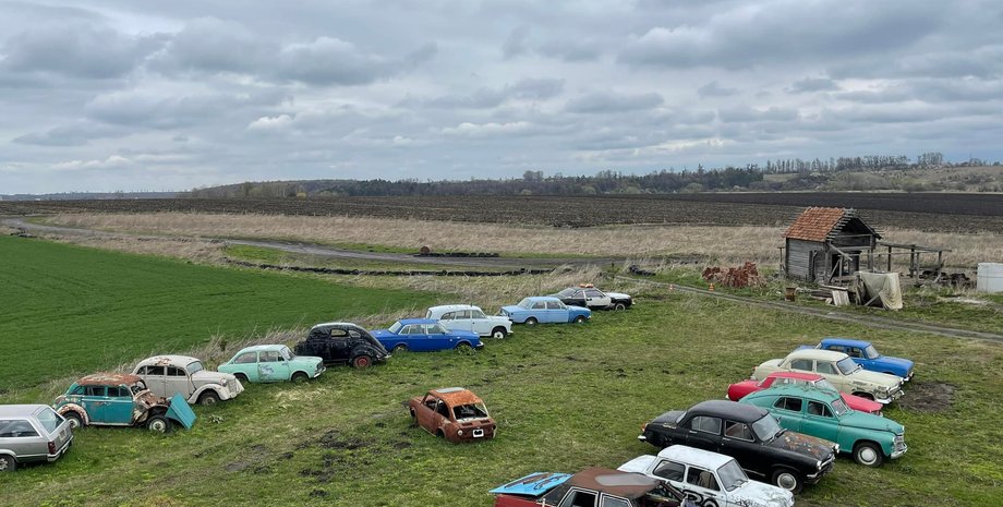 автомузей Львова, автомузей в Україні, автомузей Retro Land Lviv, ретро-авто, американські авто, Tatra 57, Rover 2000