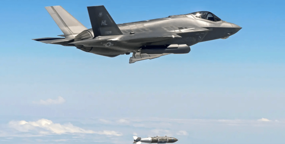 F-35B, сша, літак, винищувач, авіакатастрофа, пілот, катапульта, альбукерке