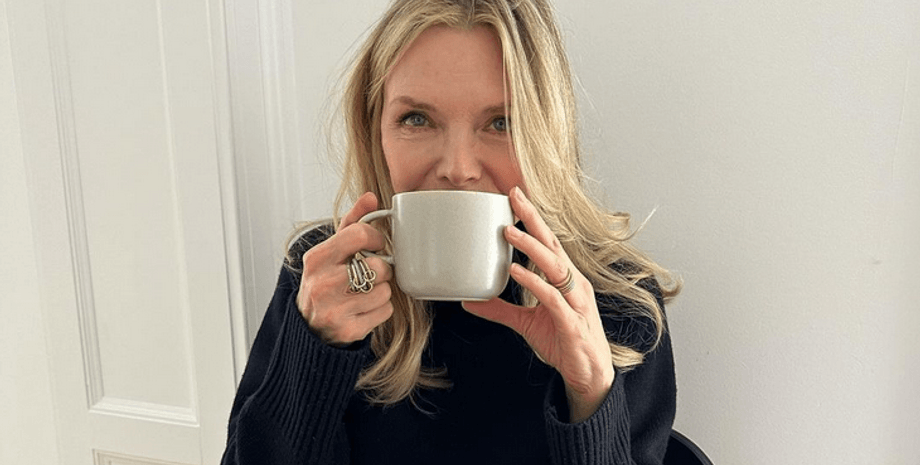 Мишель Пфайффер, актриса, чашка