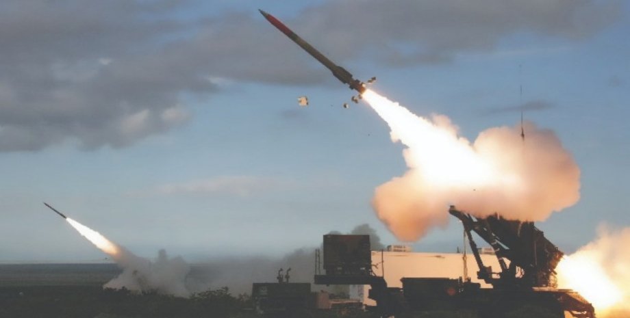 Cистеми Patriot Про передачу Patriot Україні повідомив міністр оборони Німеччини