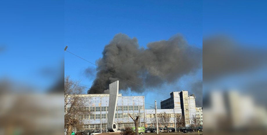 У РФ загорівся Орський механічний завод: чи могли дістатись дрони ЗСУ, — росЗМІ (відео)