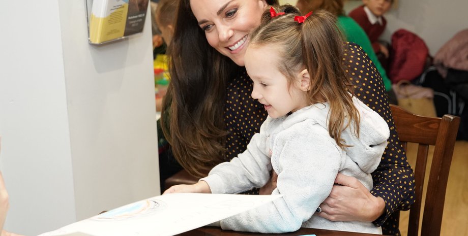 Кейт Миддлтон и Злата Еременко фото, Кейт Миддлтон с украинской девочкой фото