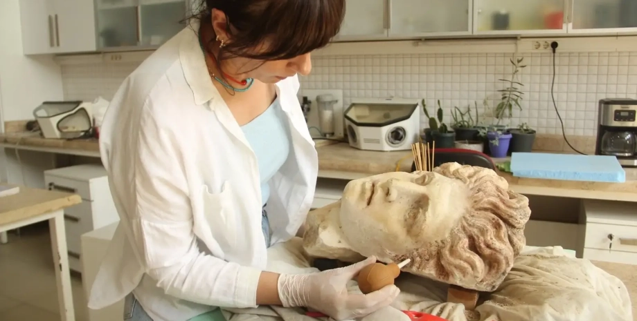 находка археологи, археология, раскопки, Турция, Лаодикея, царство, город, Сцилла, миф, античность, статуя, скульптура, искусство, наследие, открытие, искусство, центр, театр