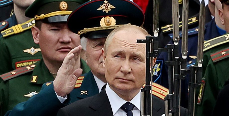 Президент РФ Володимир Путін та військові