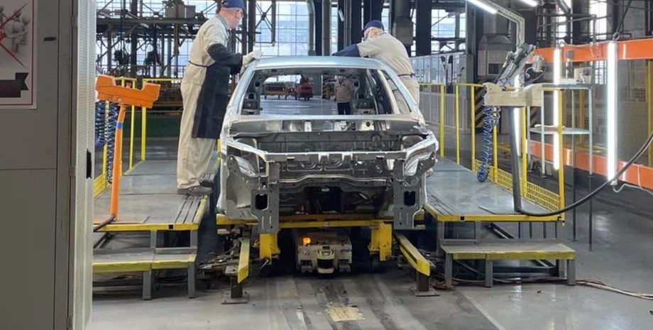 завод ВАЗ, завод Nissan, новые Lada, новые Лада