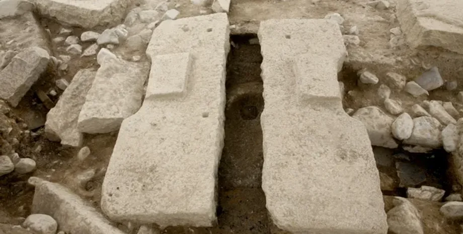 археологи, дворец, Корея, раскопки, туалет, канализация, принц, отходы, артефакты, открытия