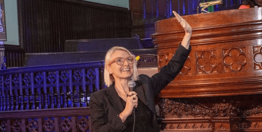 Элизабет Гилберт Элизабет Гилберт, Элизабет Гилберт книга о россиянах, Элизабет Гилберт отменила выход книги, книга о россиянах в сибири