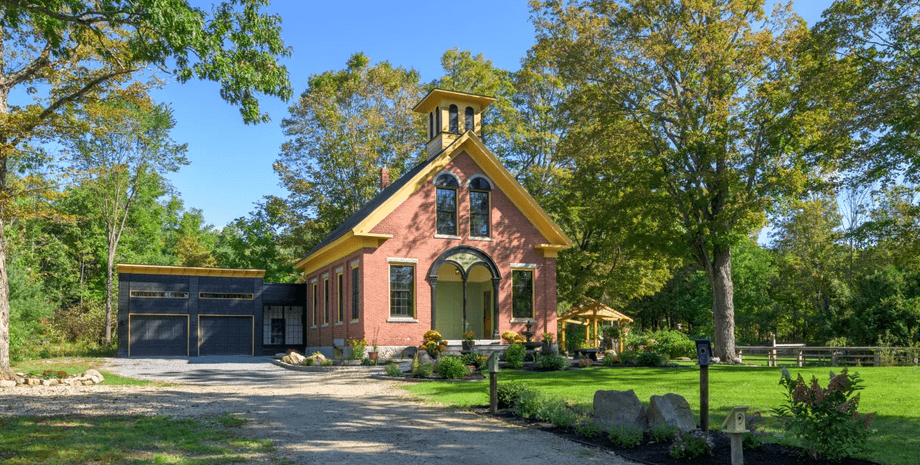 Супруги сделали дом из старой школы, старая школа, заброшенная школа, уютный дом, ремонт своими руками, переделали школу, купили школу