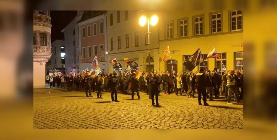 мітинг, прапори, прапор Росії, прапор Німеччини