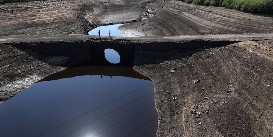 Затонувший мост для вьючных лошадей.