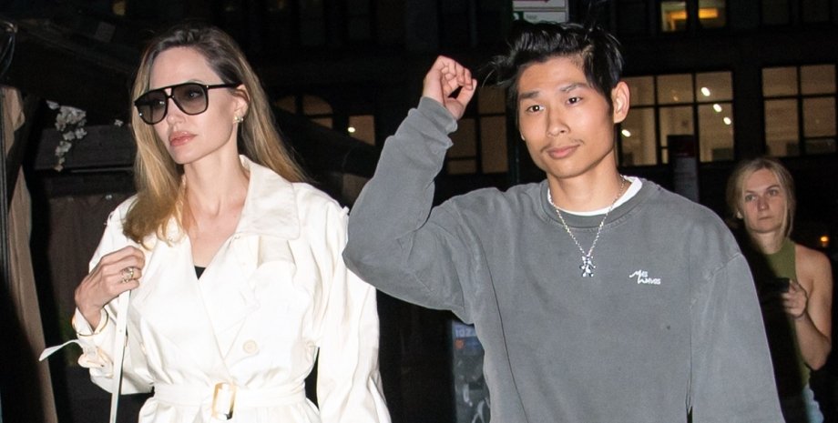 Анджелина Джоли с сыном Паксом сын анджелины джоли, пакс джоли питт, сын брэда питта, авария пакс джоли питт, проблемы с сыном анджелины джоли