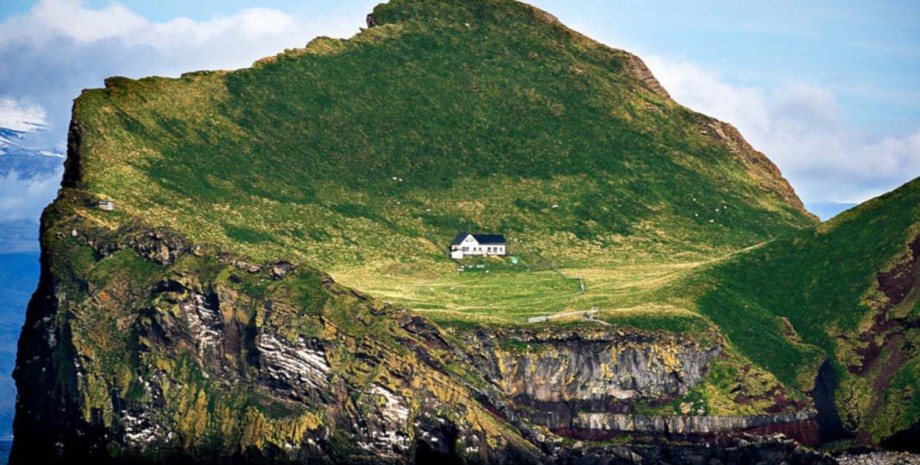 Будинок на віддаленому острові, дім, житло, найсамотніший будинок у світі, пустує вже 100 років, чутки, здогади, теорії, будинок мисливців