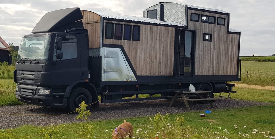 дом на колесах, автодом, грузовой вагон, товарный вагон