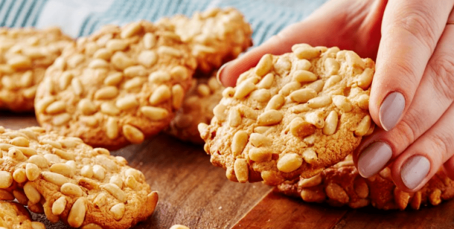 печенье Пиньоли печенье, выпечка, рука