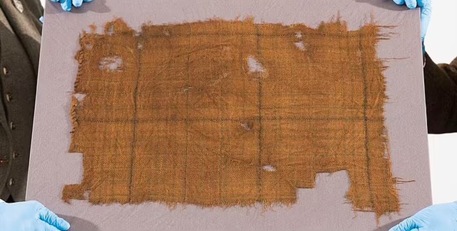 тартан, найстаріший тартан, болото, шотландія, кольори тартану, тканина, археологи, знахідки, стародавні тканини