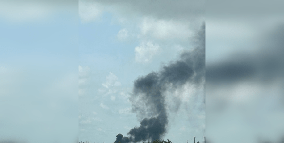 Дым, Крым, Гвардейское, ракетная атака, война в Украине, фото