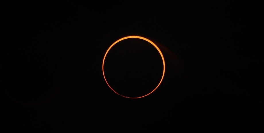 кільцеве сонячне затемнення, небо, космос, фото