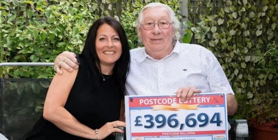 Выиграл в лотерею, победитель лотереи, лотерея, приз, джекпот, сорвал джекпот, лотерейный билет, деньги, победитель,