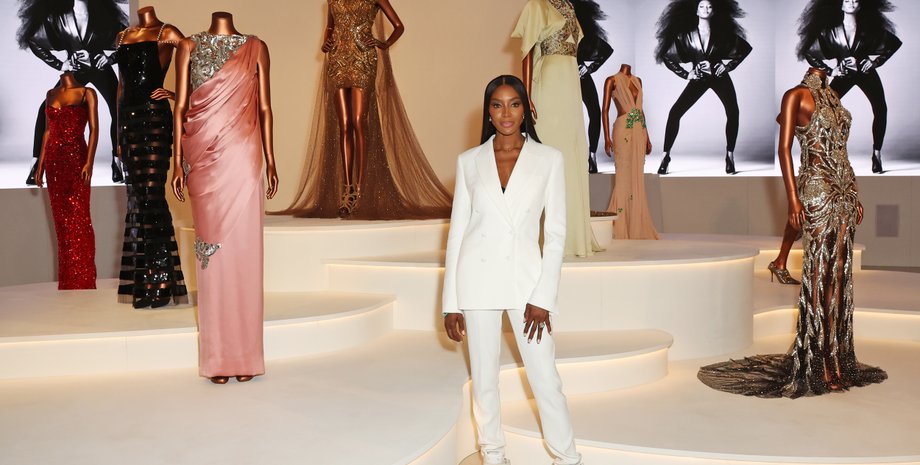 Наомі Кемпбелл, Наомі Кемпбелл стиль, виставка Наомі Кемпбелл, музей вікторії та альберта, штанний костюм