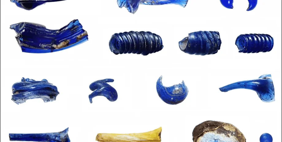 скляна майстерня, найдавніше виробництво скла, археологічна пам'ятка, скляні артефакти, скляні браслети, скляні намистини, золоті та срібні монети, ритуали залізного віку, техніки виготовлення скла, кельти, знахідка, історія, археологія