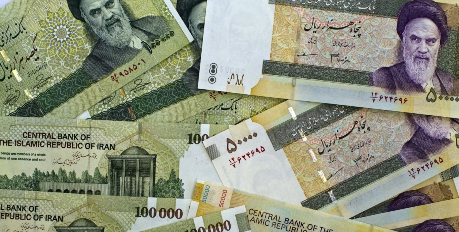 Иранские деньги / Фото: arabianbusiness.com