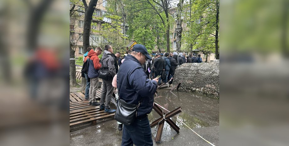 мобилизация в Украине, военкоматы, усиление мобилизации, ТЦК и СП, ТЦК Киев, ТЦК Сухопутные войска, ТЦК Сухопутные войска, ТЦК очереди