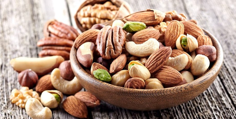 орехи и депрессия, ежедневное потребление орехов, снижение риска депрессии, психическое здоровье и орехи, питательные вещества орехов и настроение, омега-3 жирные кислоты и депрессия, триптофан и серотонин, польза орехов для психического здоровья