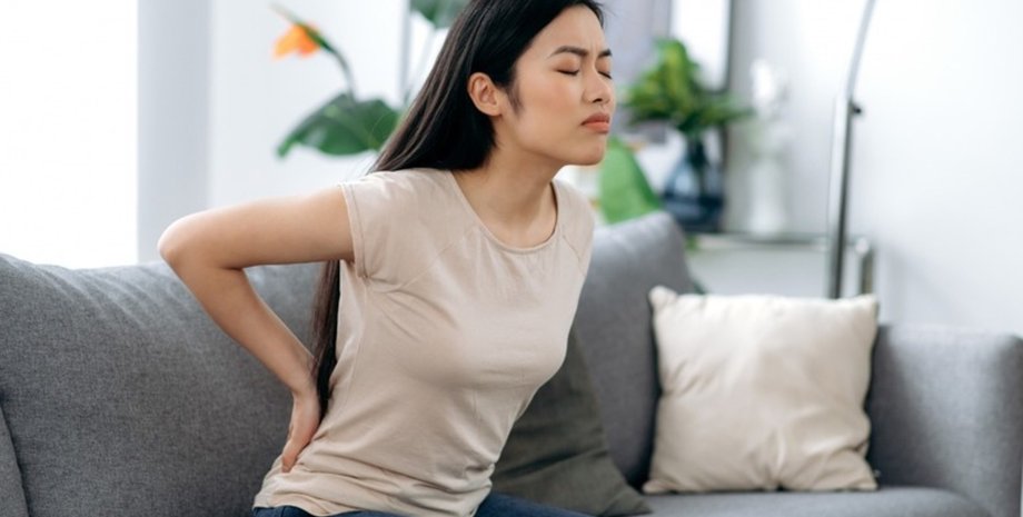 Боль в спине, похлопывания по спине, удар по спине, прикоснулись к спине, сильная боль в спине, не могла работать, владел кунг-фу