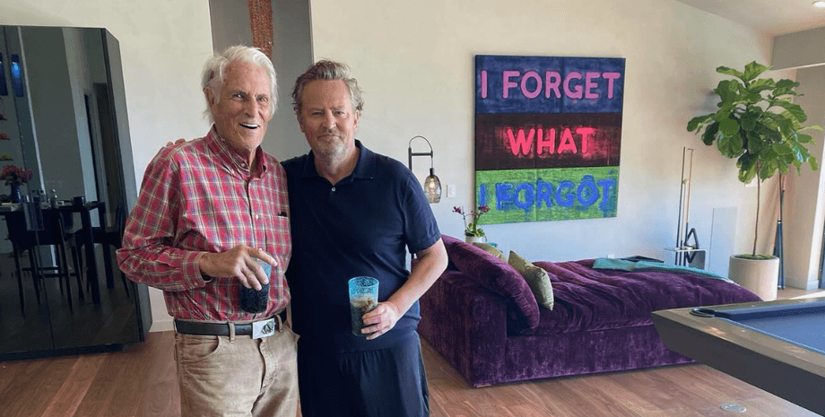 Мэттью Перри умер, причина смерти Мэттью Перри, Мэттью Перри нашли в джакузи, чендлер бинг, почему умер Мэттью Перри