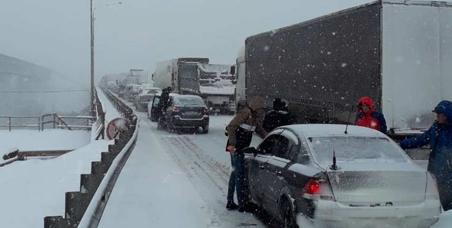 ростовская область, снегопад, пробка, м 4 дон, трасса снегопад, аномальный снегопад