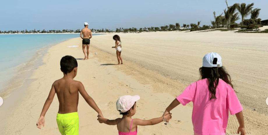 Криштиану Роналду с детьми, дети криштиану роналду, джорджина родригес, невеста криштиану роналду, саудовская аравия