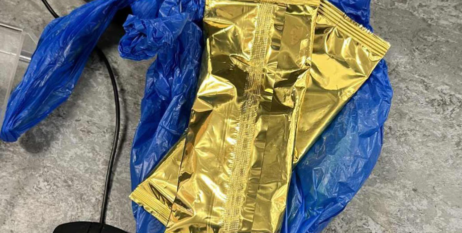 Отруєнні шоколадні батончики, Великобританія, розслідування поліції, фото, курйозна історія