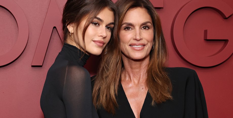 Сінді Кроуфорд та Кайя Гербер, дочка сінді кроуфорд, червона доріжка, бренд Omega, супермодель, стильні сукні