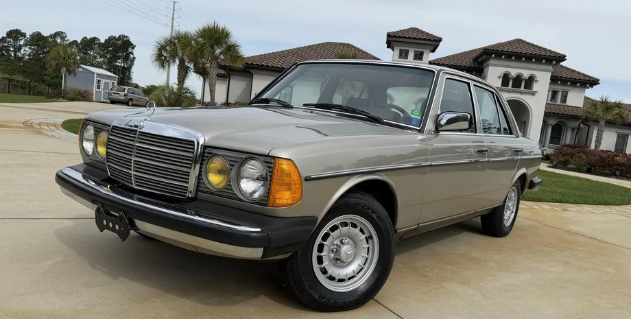 капсула времени Mercedes W123