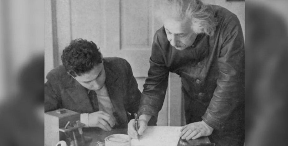 Альберт Ейнштейн