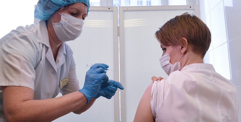 вакцинация, пациент, врач, коронавирус, фото