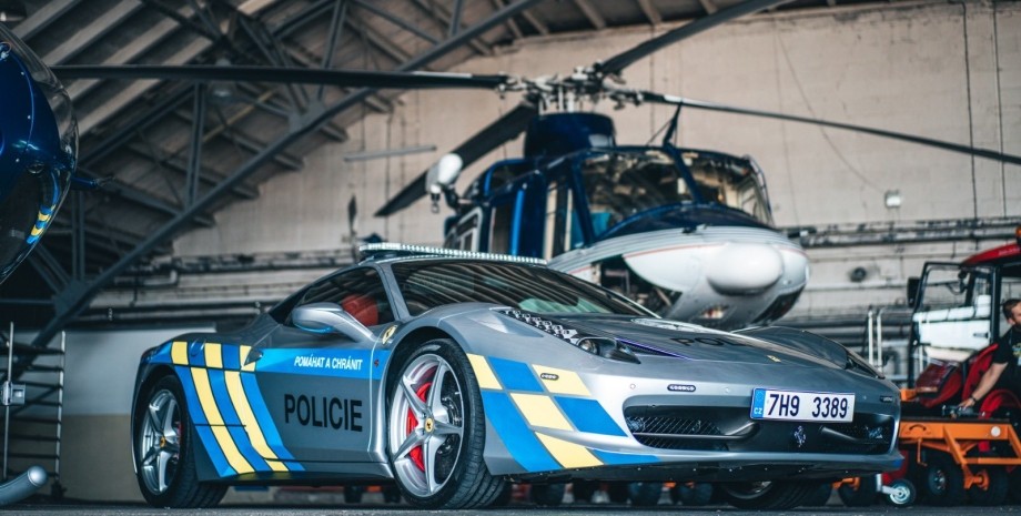 поліцейський феррарі, Ferrari 458 Italia, суперкар Ferrari, поліцейський Ferrari