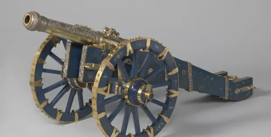 Нидерланды, артефакты, репатриация, Индонезия, Шри-Ланка, клад Ломбока, бронзовая пушка, драгоценности, реституция, культурные объекты, возвращение, история