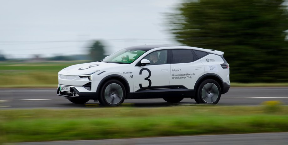электромобиль Polestar 3