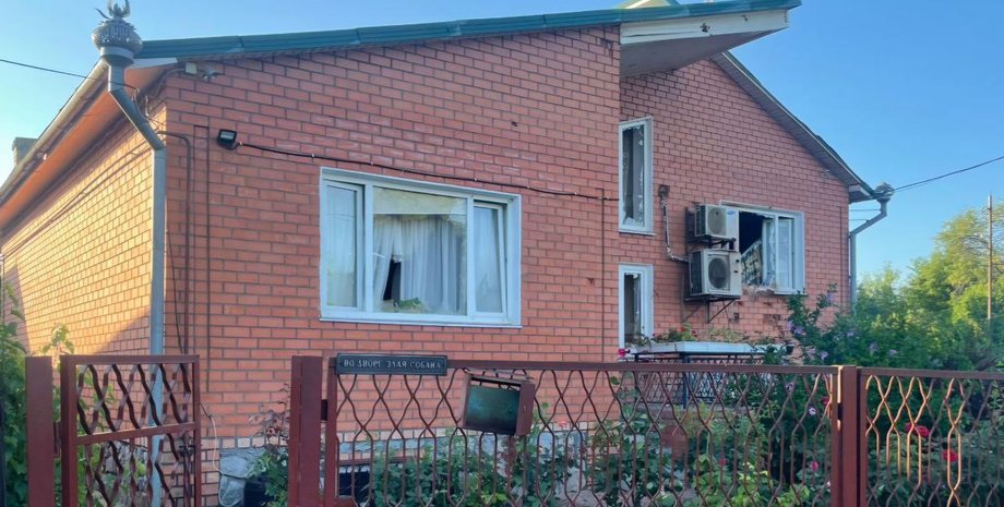 дом, поврежденный дом Никополь, последствия удар Shahed