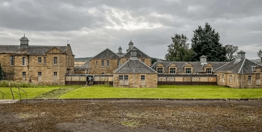 Покинута лікарня в Шотландії, стара лікарня, усередині покинутої лікарні, стара будівля, покинута будівля, моторошна будівля,