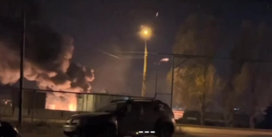 Пожежа в Луганську, Луганськ нафтобаза вибух, Луганськ дрон вибух, Луганськ пожежа нафтобаза