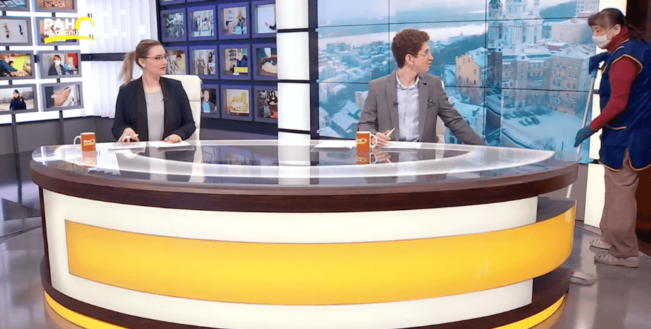 прямой эфир программы "Ранок на Суспільном", уборщица, конфуз, ведущие