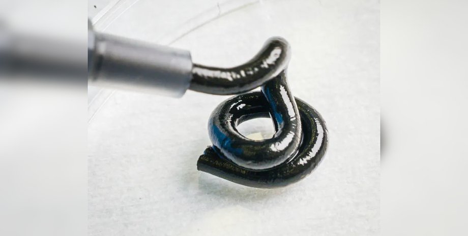 Жидкий аккумулятор на проводящих пластиках и лигнине