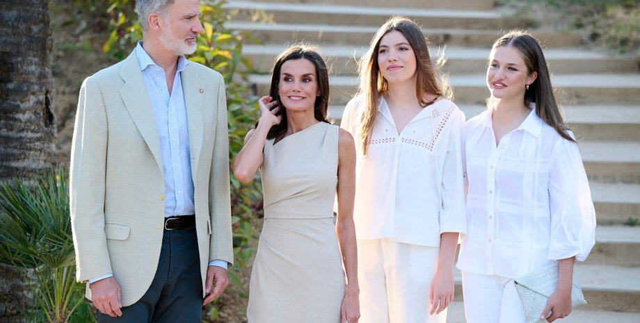 Королевская семья Испании, королева летиция, король филипп, принцесса леонор, инфанта софия, королева летиция стиль