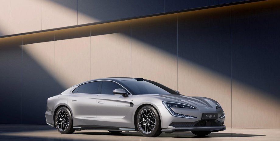 BYD Yangwang U7, Yangwang U7, новый BYD Yangwang U7, электромобиль BYD, электромобиль BYD
