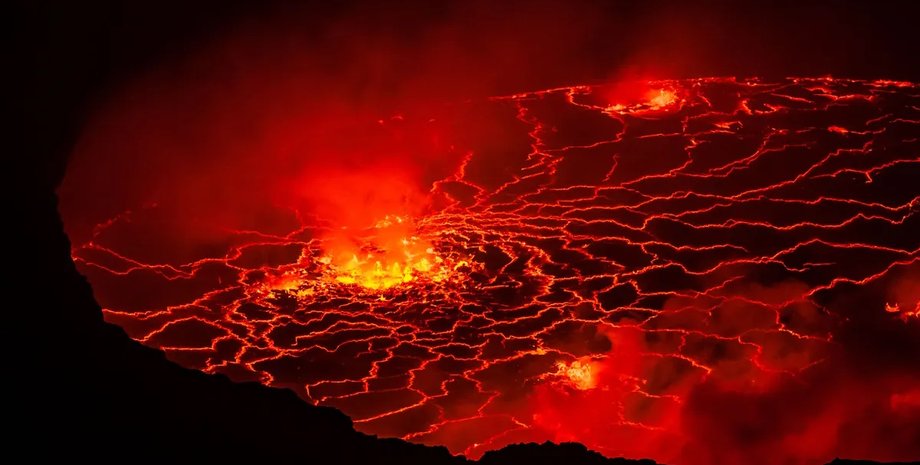 лавовое озеро в Конго