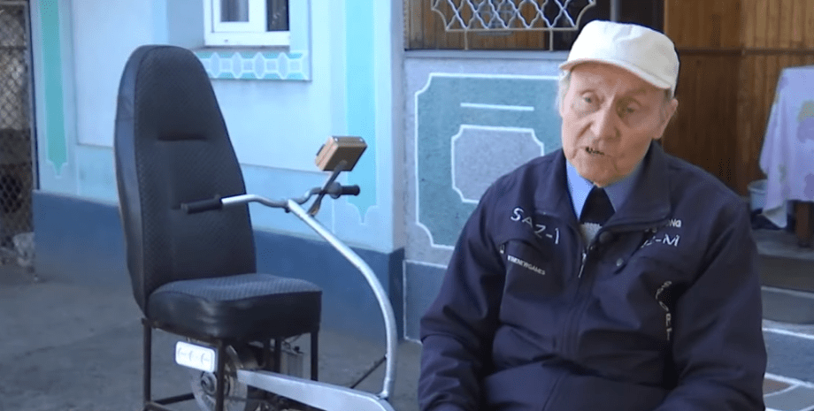 Александр Клименко и велогенератор Александр Клименко и велогенератор