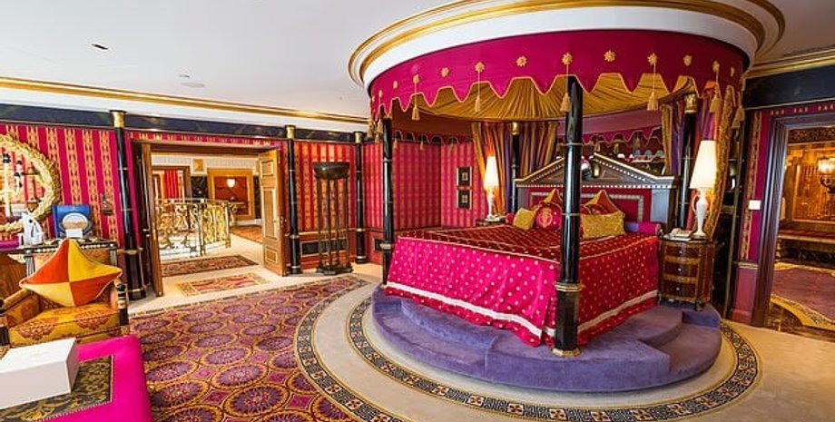 YouTuber Дрю Бински протестировал "единственный в мире семизвездочный отель" Burj Al Arab в Дубае